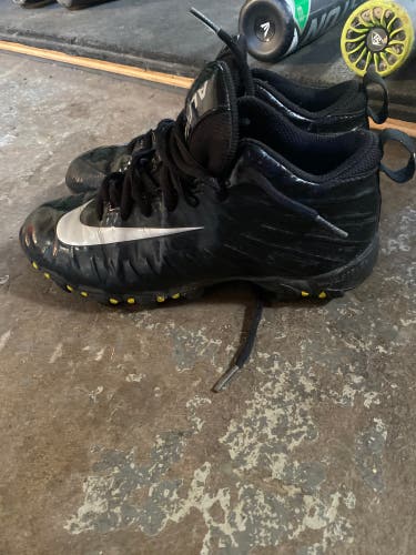 Men's Molded Cleats Mid Top ALPHA