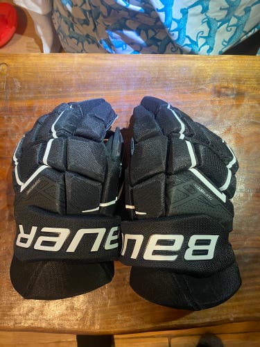 Black Bauer Supreme 3S Gloves