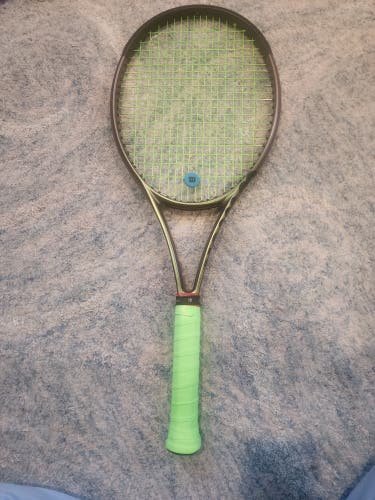 Used Unisex Wilson Blade 100 Tennis Racquet