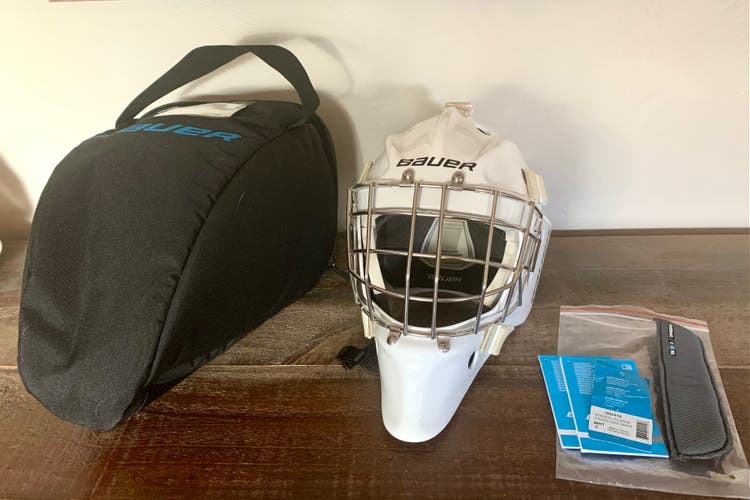 Bauer 960 goalie mask, small
