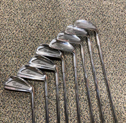 Used Women's "Lady MacGregor" Right Handed Iron Set (Ladies Flex) (MINT CONDITION)