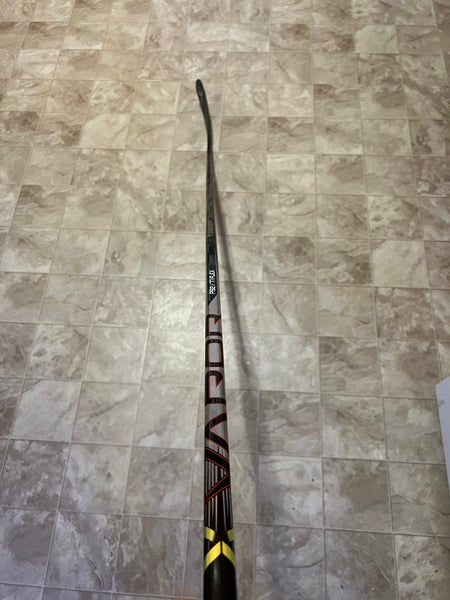 Senior Right Handed P92 Vapor Hyperlite 2 Hockey Stick