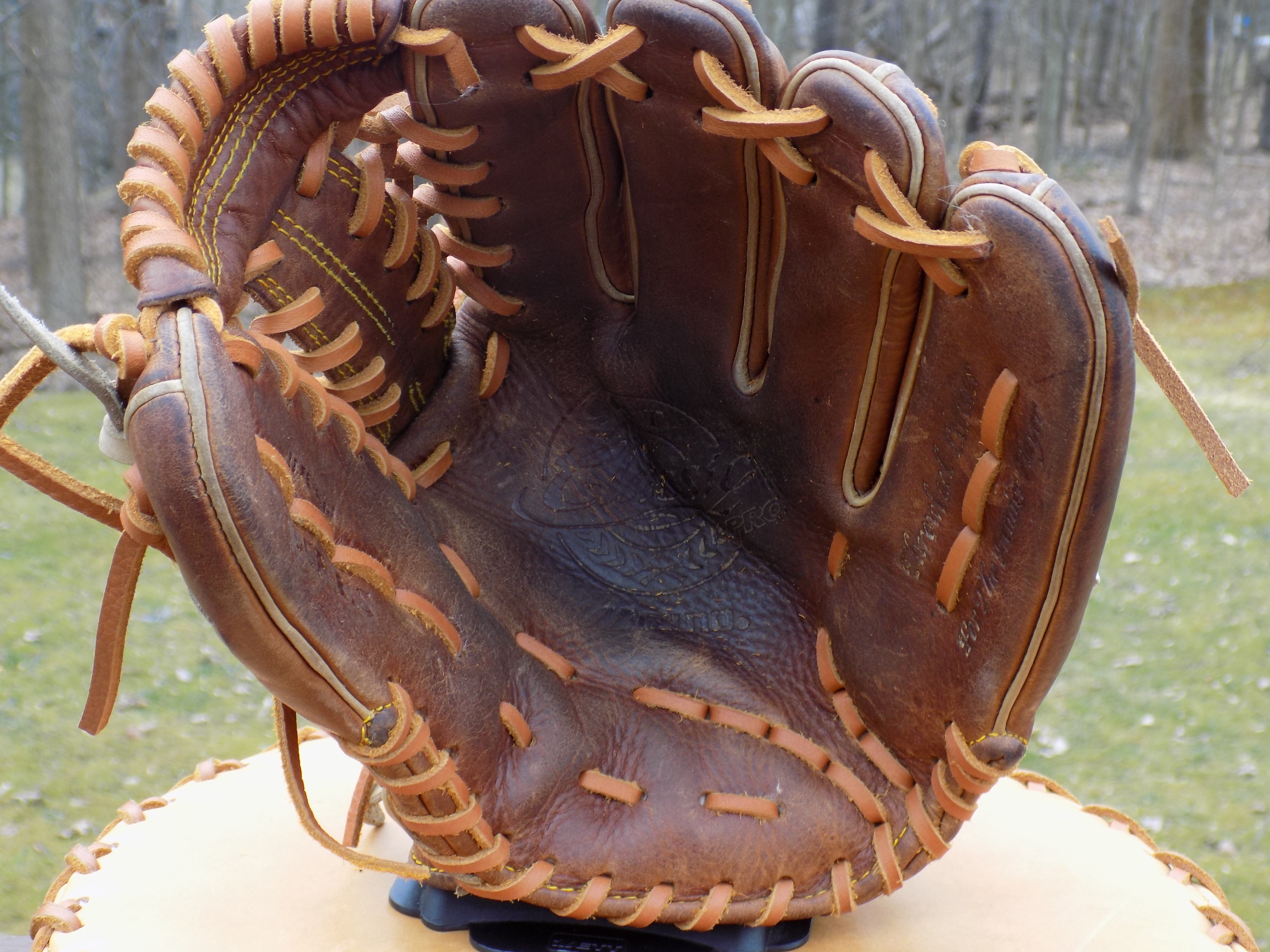 Used Mizuno Outfield Right Hand Throw Classic Pro Soft Baseball Glove 12.75"
