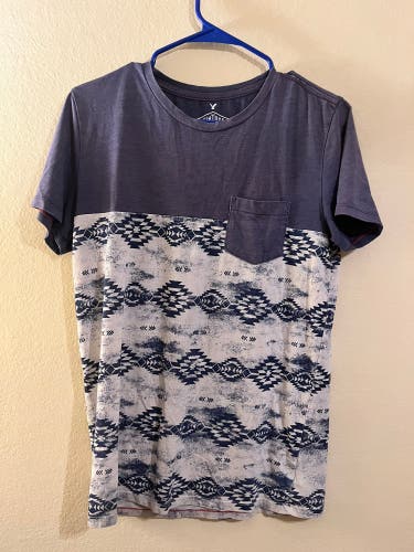 American Eagle t shirt