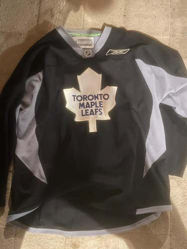 Black Used Toronto Maple Leafs Pro Stock Reebok Practice Jersey XXL