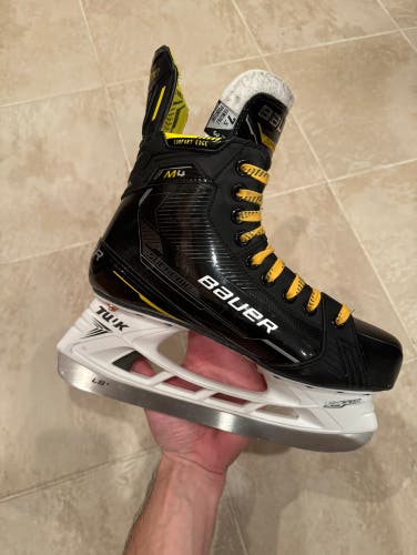 Lightly Used Senior Bauer  7.5 Supreme M4 Hockey Skates