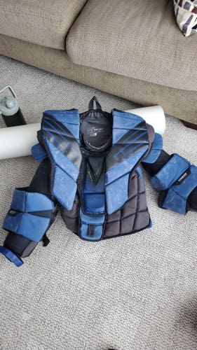 Medium Bauer Hyperlite Goalie Chest Protector