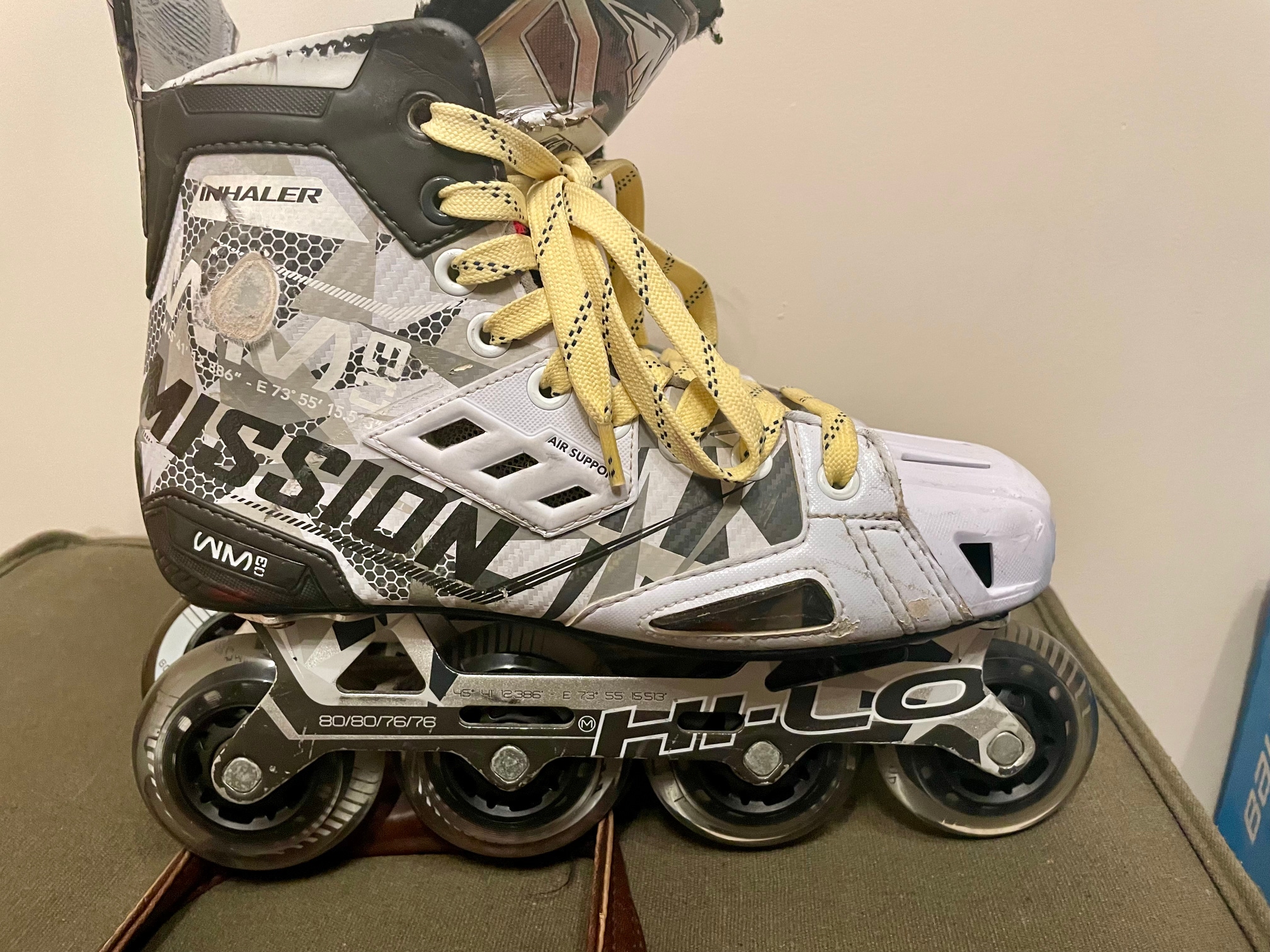 Pre-Owned Mission Inhaler WM03 size 7.5E Inline /Roller Hockey Skates New Wheels