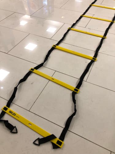 Practically New SKLZ Quick Ladder with Carrying Case and Stakes Included