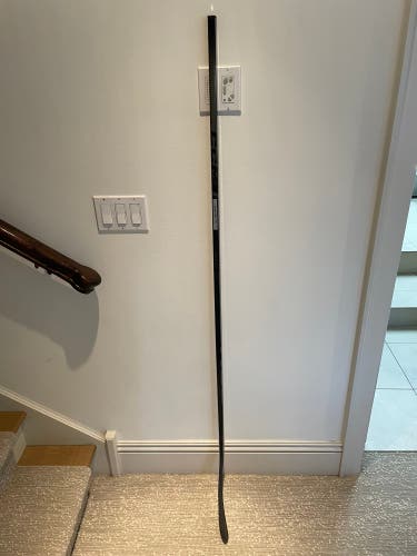Senior Right Handed P29 FT Ghost Hockey Stick