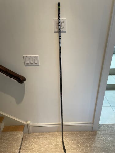 Senior Right Handed P92 Vapor Hyperlite 2 Hockey Stick