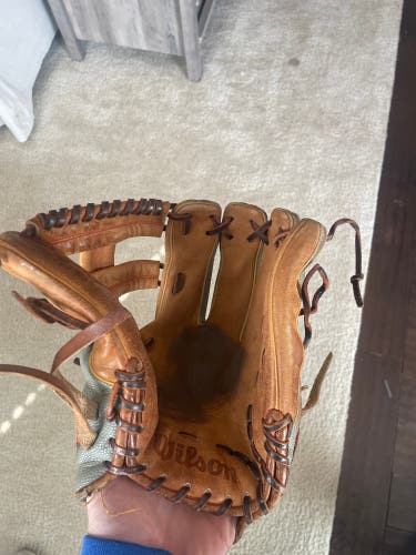 Outfield 11.75" A2000 Baseball Glove