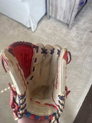 Mizuno Baseball Glove