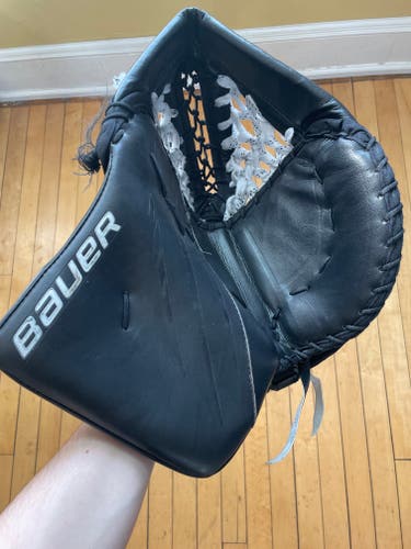 Used Regular Bauer Hyperlite Senior Black Trapper/Glove