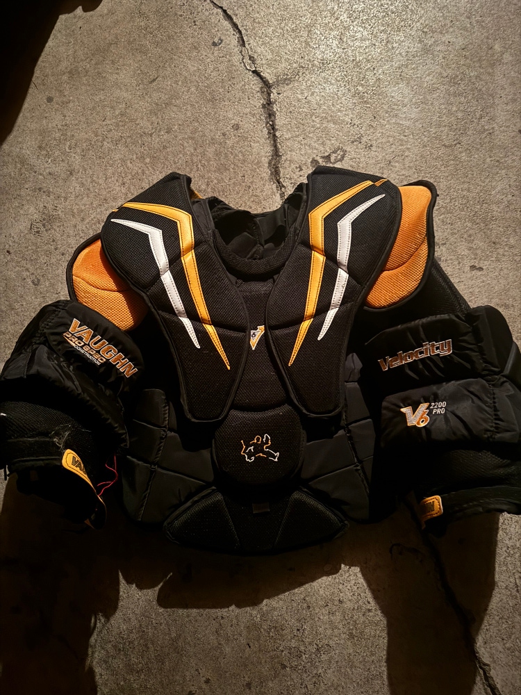 Used Small Vaughn Pro Stock Velocity V6 Goalie Chest Protector