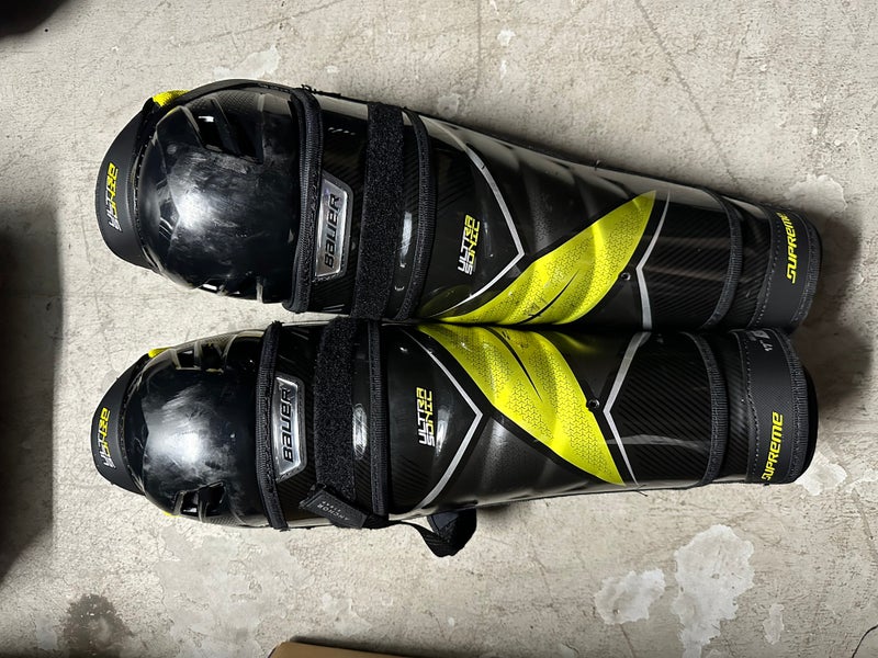 Used Bauer 17" Supreme ultrasonic Shin Pads