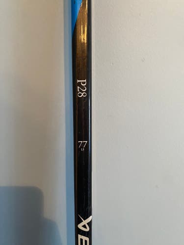 Senior Right Handed P28 Pro Stock Nexus Team Hockey Stick