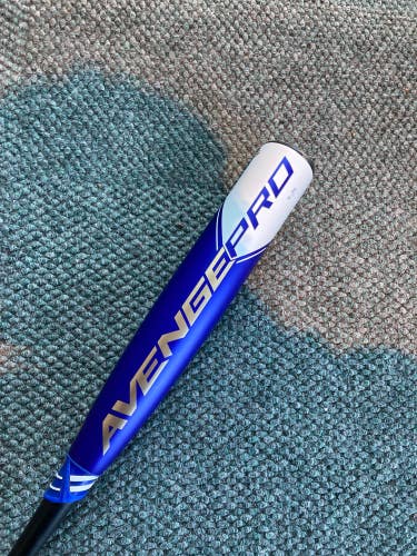 Used Kid Pitch (9YO-13YO) USSSA Certified 2023 AXE Avenge Pro Hybrid Bat (-5) 26 oz 31"
