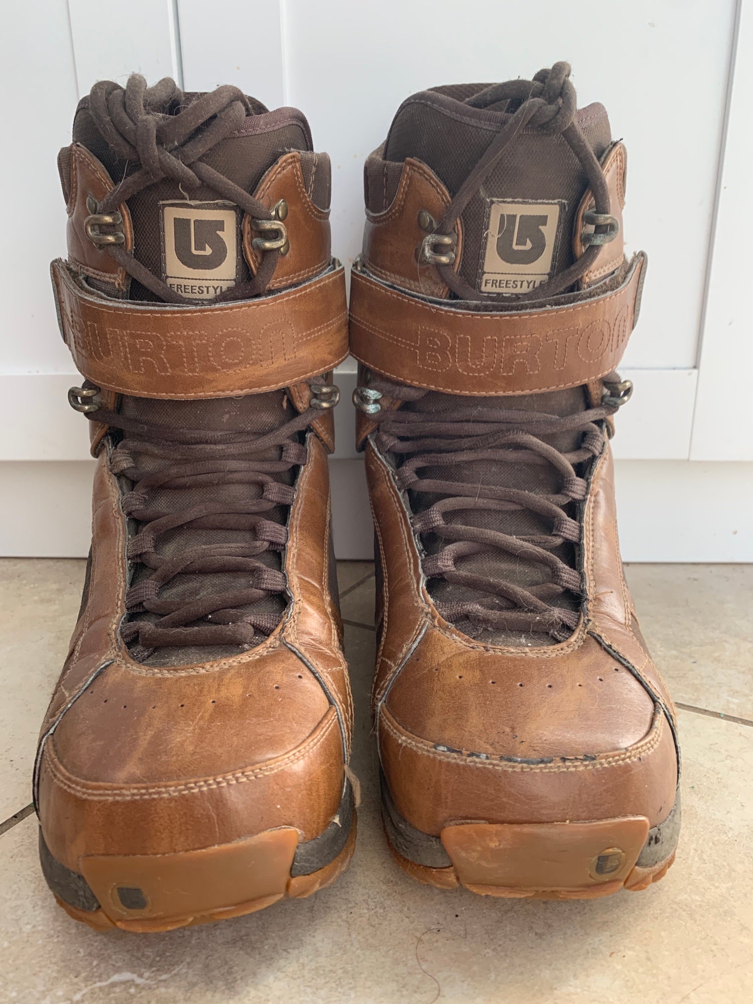 Burton Freestyle Leather Snowboard Boots SidelineSwap