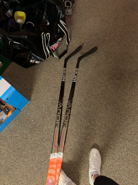 2-PACK Senior Right Handed P28 Vapor Hyperlite Hockey Stick