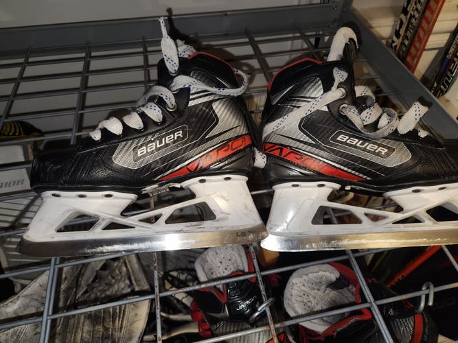 Bauer Vapor X2.7 Hockey Goalie Skates Size 1.5 D (junior)