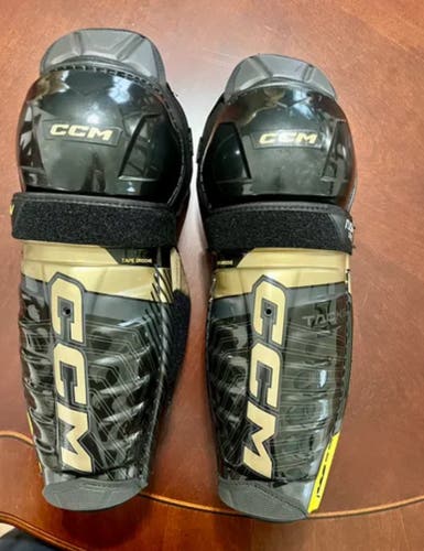 CCM Tacks AS-V Pro Hockey Shin Guards