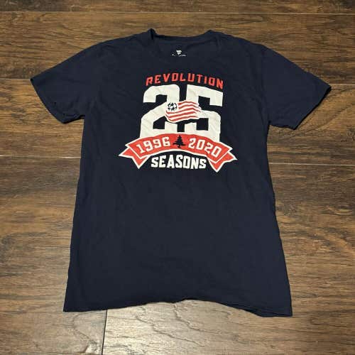 New England Revolution MLS Soccer 25 Seasons Anniversary Team Logo Shirt Sz Sm
