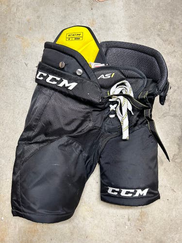 Junior Medium CCM  AS1 Hockey Pants