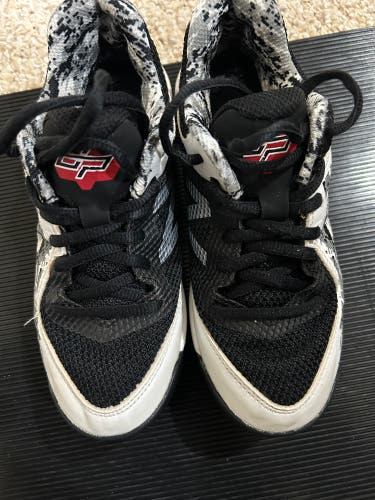 New Balance Youth Baseball Cleats (size 2)