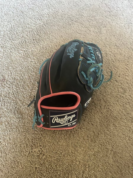 Used Pitcher's 11.75" Heart of the Hide Baseball Glove