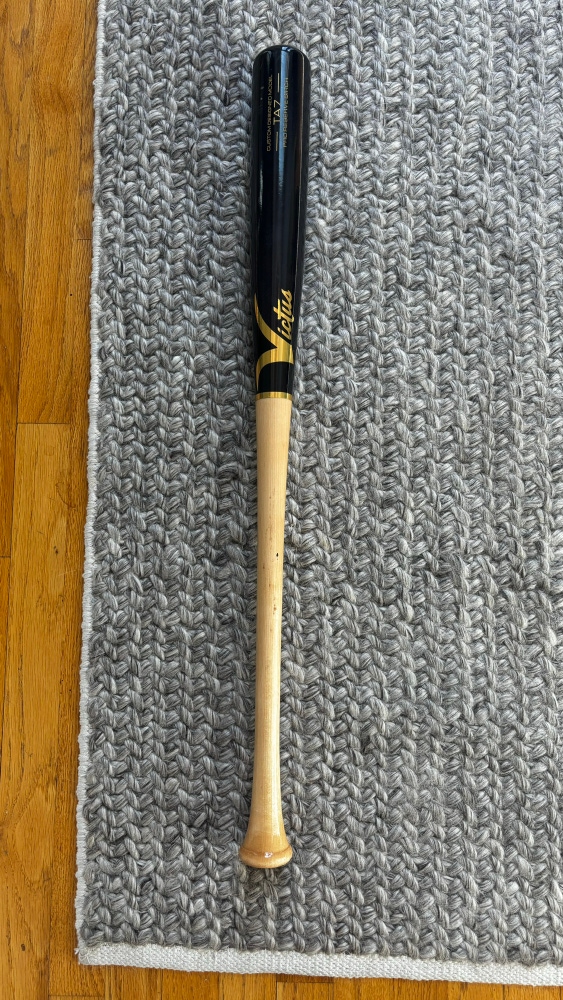 Victus TA7 Birch 32.5” 29.5 oz Baseball Bat - Barely Used (Only once in batting cage)