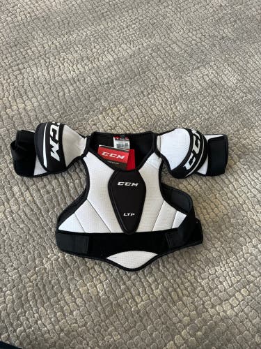 New Youth CCM LTP Hockey Shoulder Pads (Size: Junior Small)