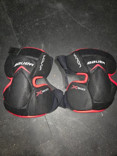 Used Bauer X900 Knee Pads
