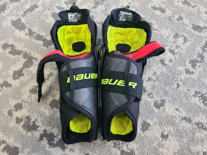 Junior Bauer Vapor LXT Pro 11" Shin Pads