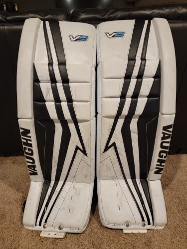 Used 33" Vaughn Velocity V9 Goalie Leg Pads