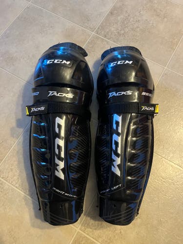Used but like NEW 12 inch CCM Tacks 9550 Shin Guards