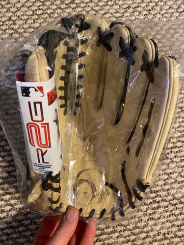 New Right Hand Throw Rawlings Outfield Heart of the Hide Baseball Glove 12.75"