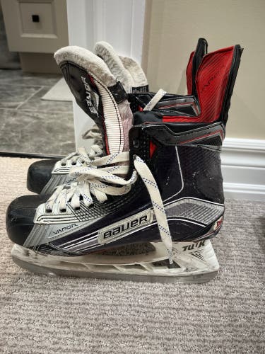Senior Bauer Regular Width  7.5 Vapor 1X Hockey Skates