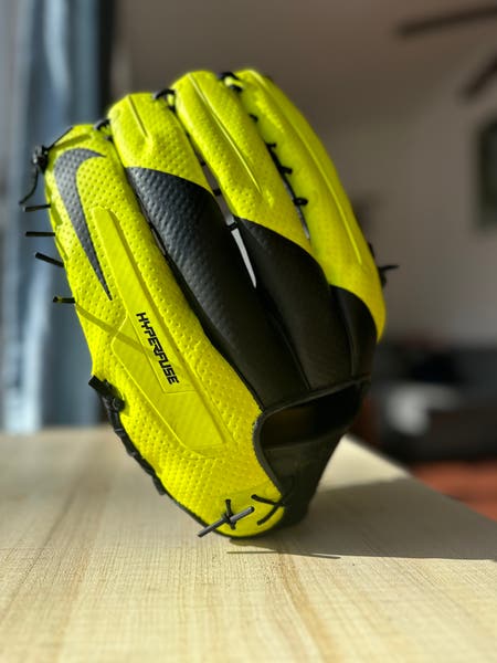12.75” Nike Vapor Hyperfuse Outfielders glove | SidelineSwap