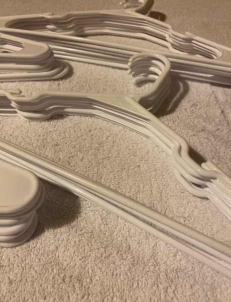 30 Plastic Clothes Hangers White: 30