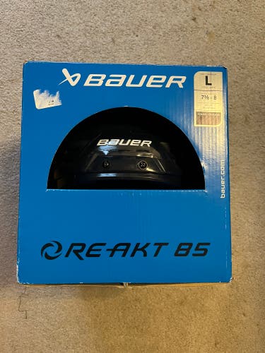 New Large Bauer Re-Akt 85 Helmet