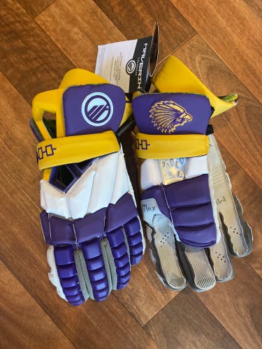 Maverik max haudenosaunee gloves