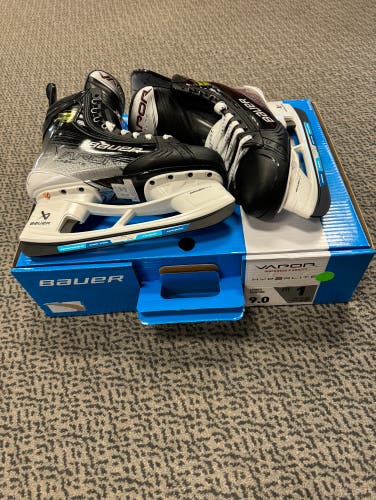 Bauer Vapor Hyperlite 2 Size 9 Fit 1 skates