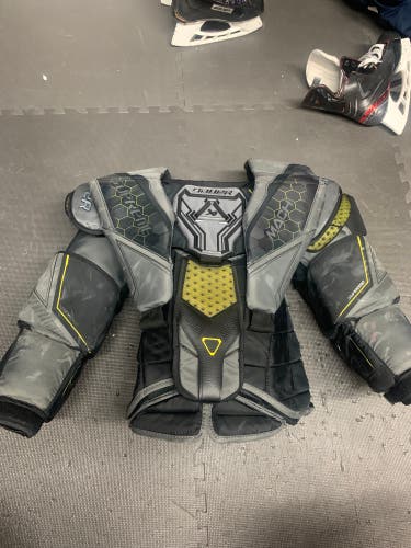 Used Large Bauer  Mach Goalie Chest Protector
