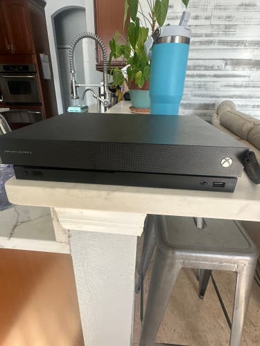 Xbox One X - Project Scorpio (1TB)
