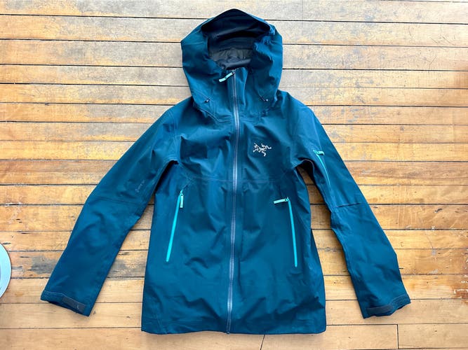 Arcteryx Women’s Sentinel AR Gore Tex Shell Jacket