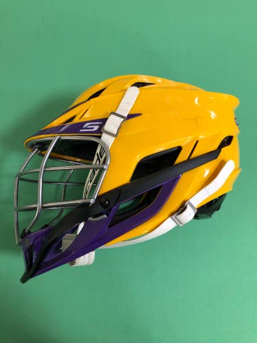 Used Cascade S Lacrosse Helmet (Size: Youth)