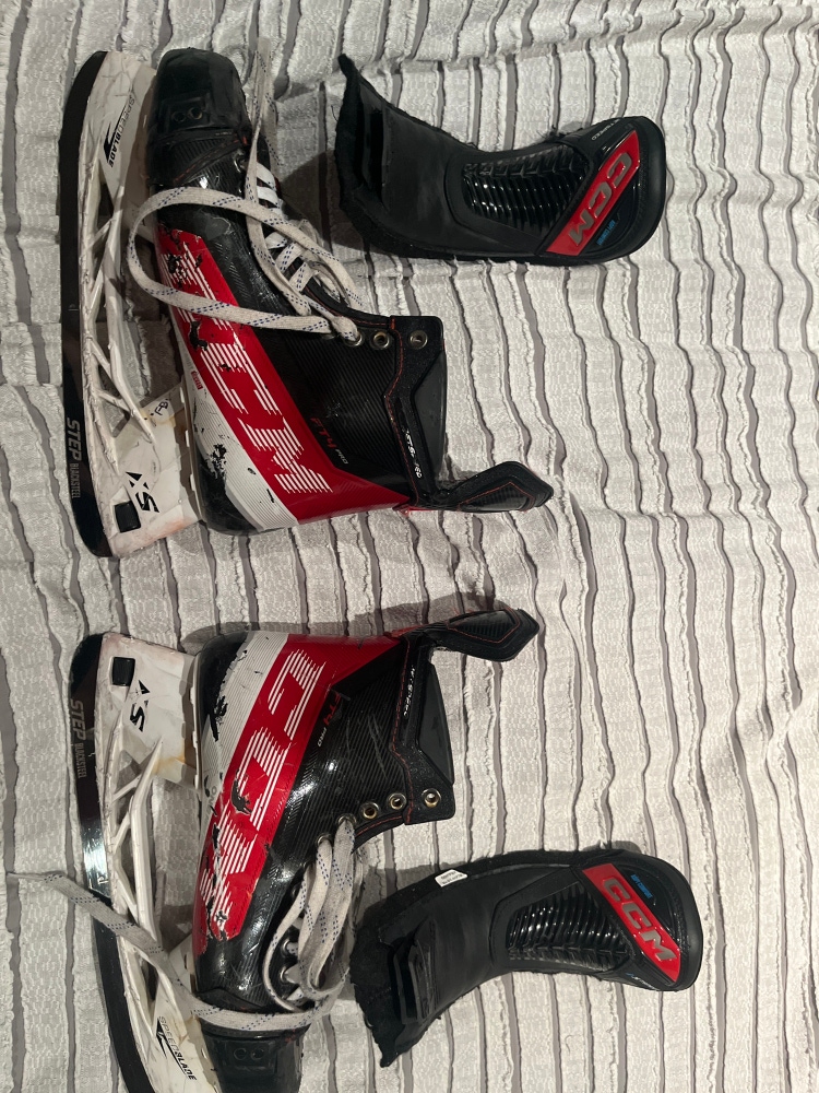 Used CCM Regular Width  10 JetSpeed FT4 Pro Hockey Skates