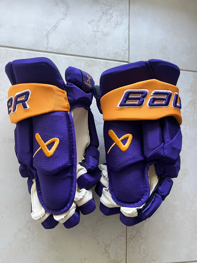 New LA Kings retro gloves Hyperlite 14’