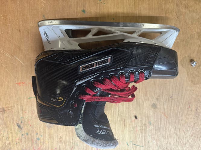 Used Bauer Regular Width 10 Supreme S29 Hockey Goalie Skates